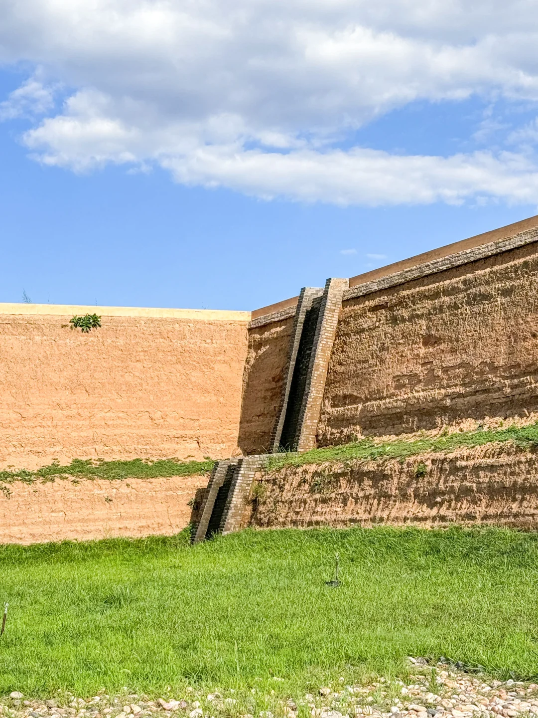 赵王城遗址公园|这片草坪太出片啦!敲治愈✅