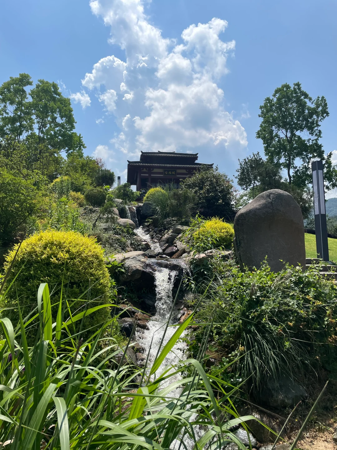 免费景区推荐：六安市霍山县屋脊山寒烟阁