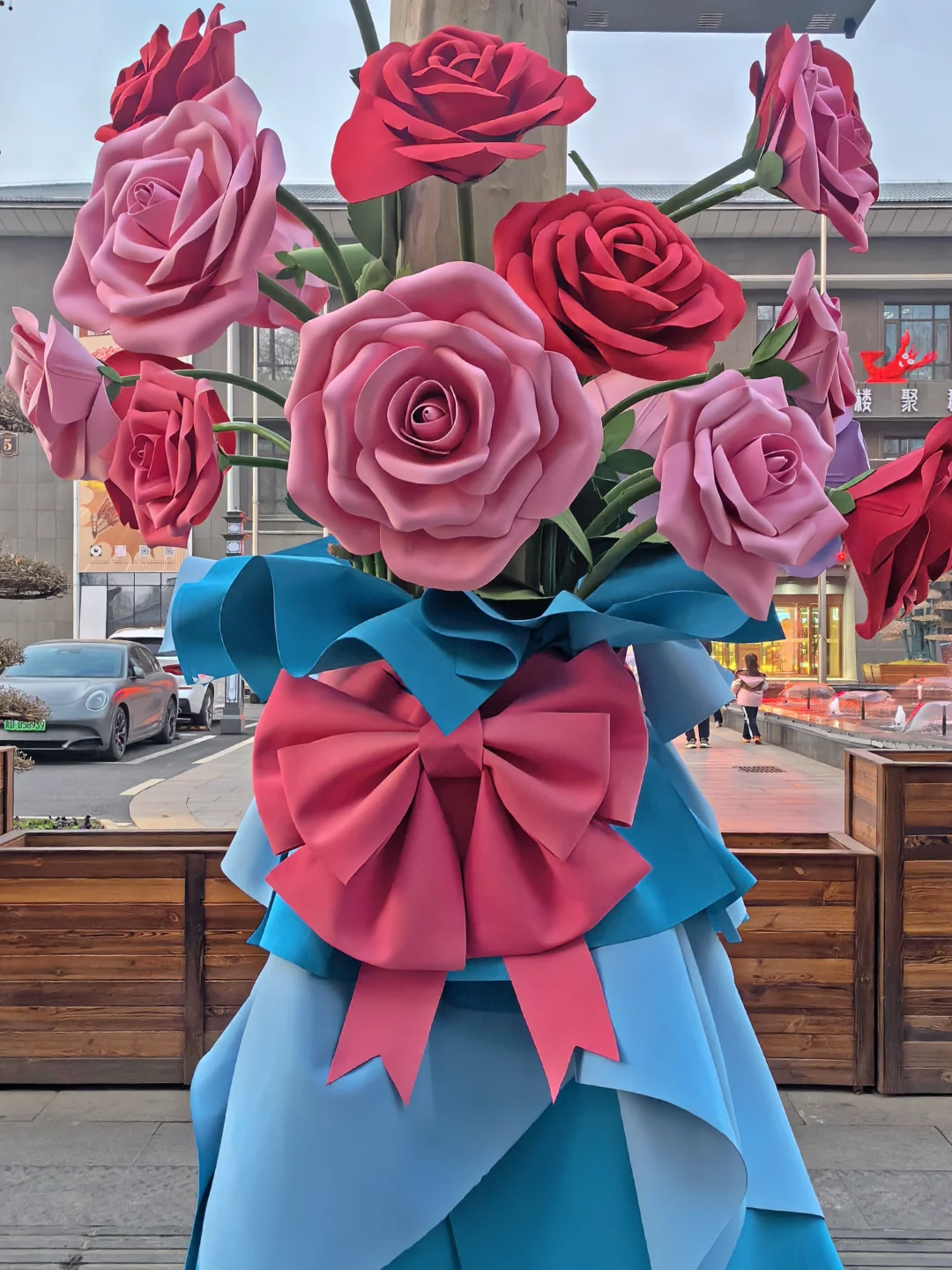 邯郸｜巨型花瀑布空降市区🌸错过等一年