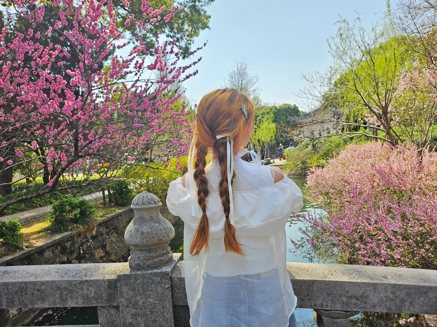 J人一个人无锡旅游，不同路人拍的照片