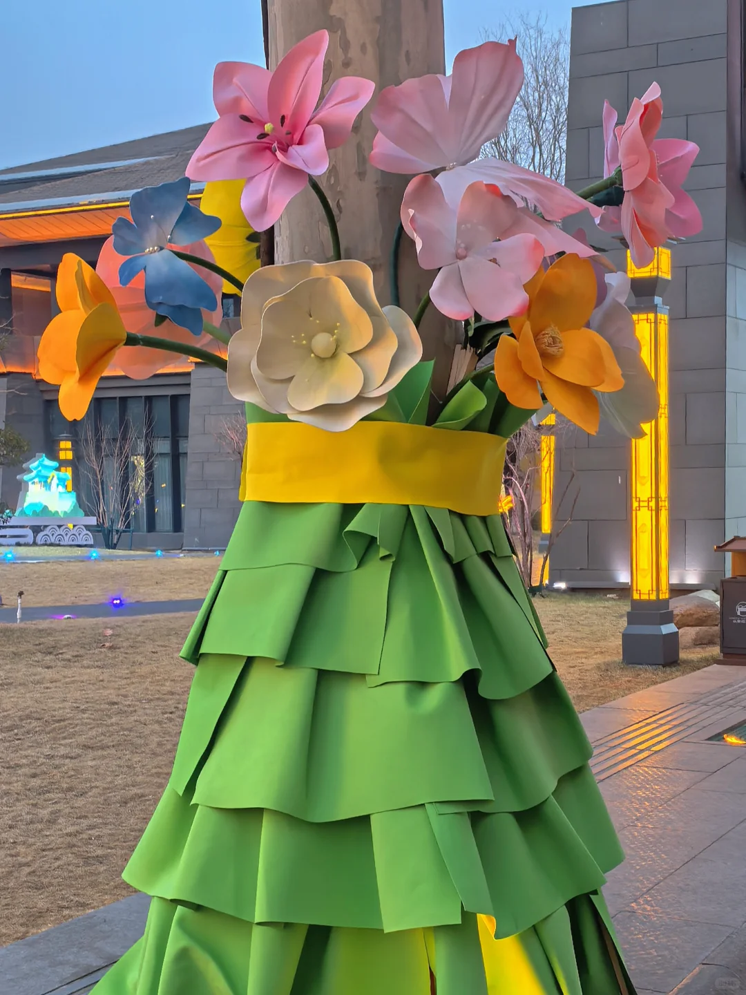 邯郸｜巨型花瀑布空降市区🌸错过等一年