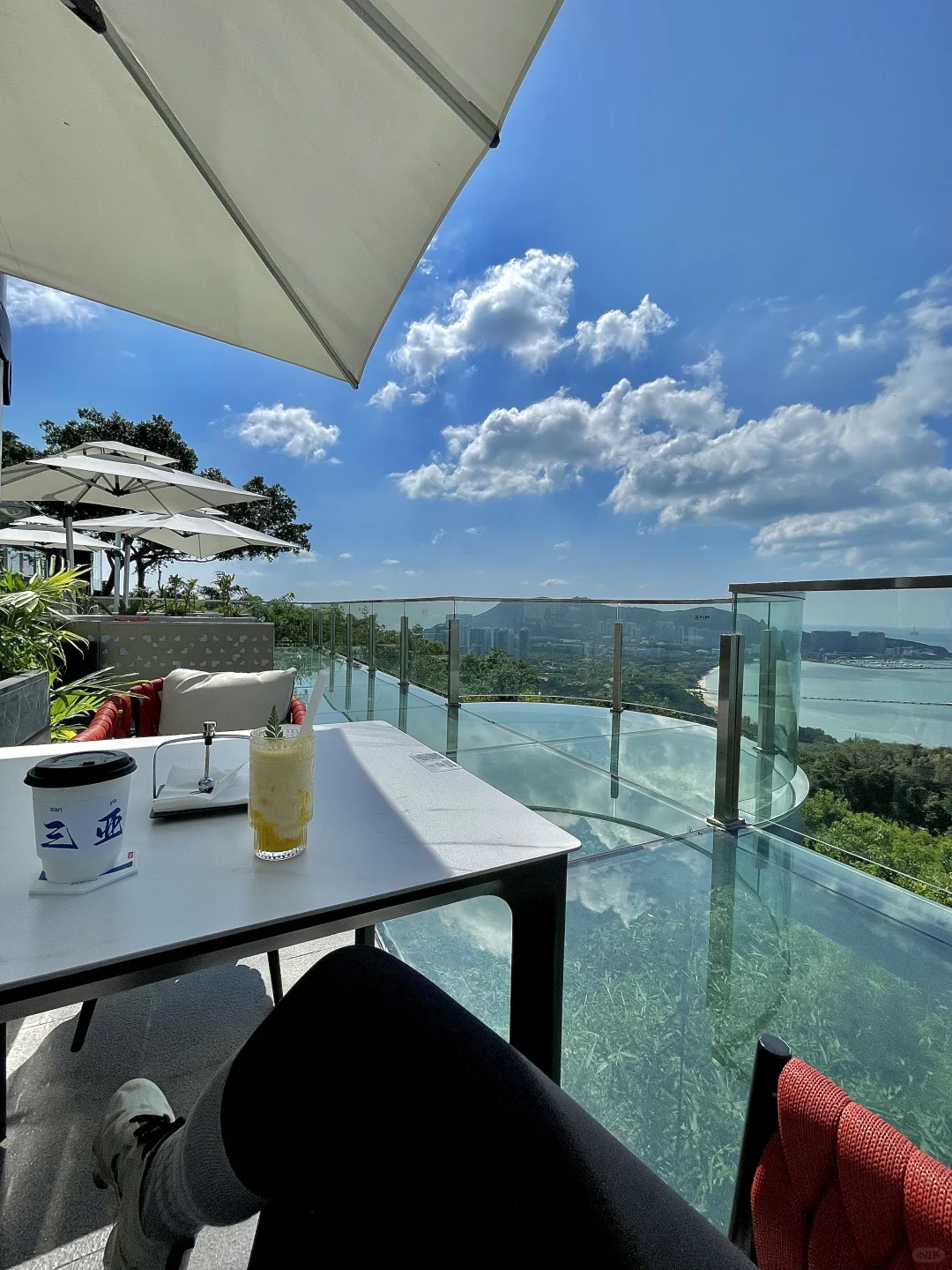 在三亚鹿回头，换一个角度看大海～