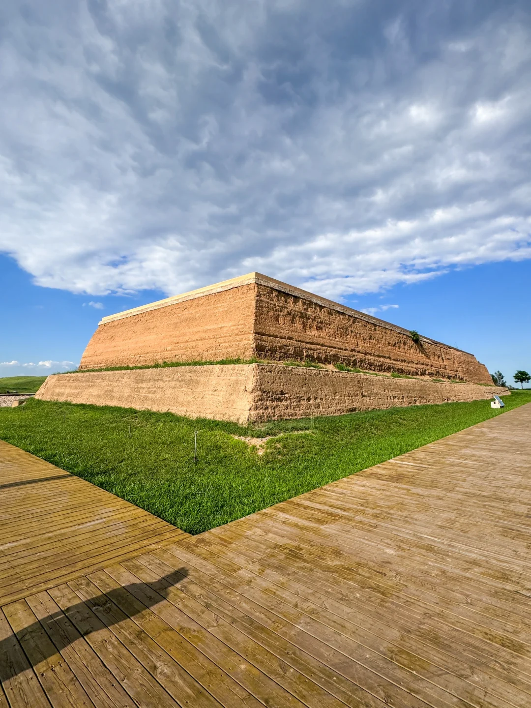 赵王城遗址公园|这片草坪太出片啦!敲治愈✅