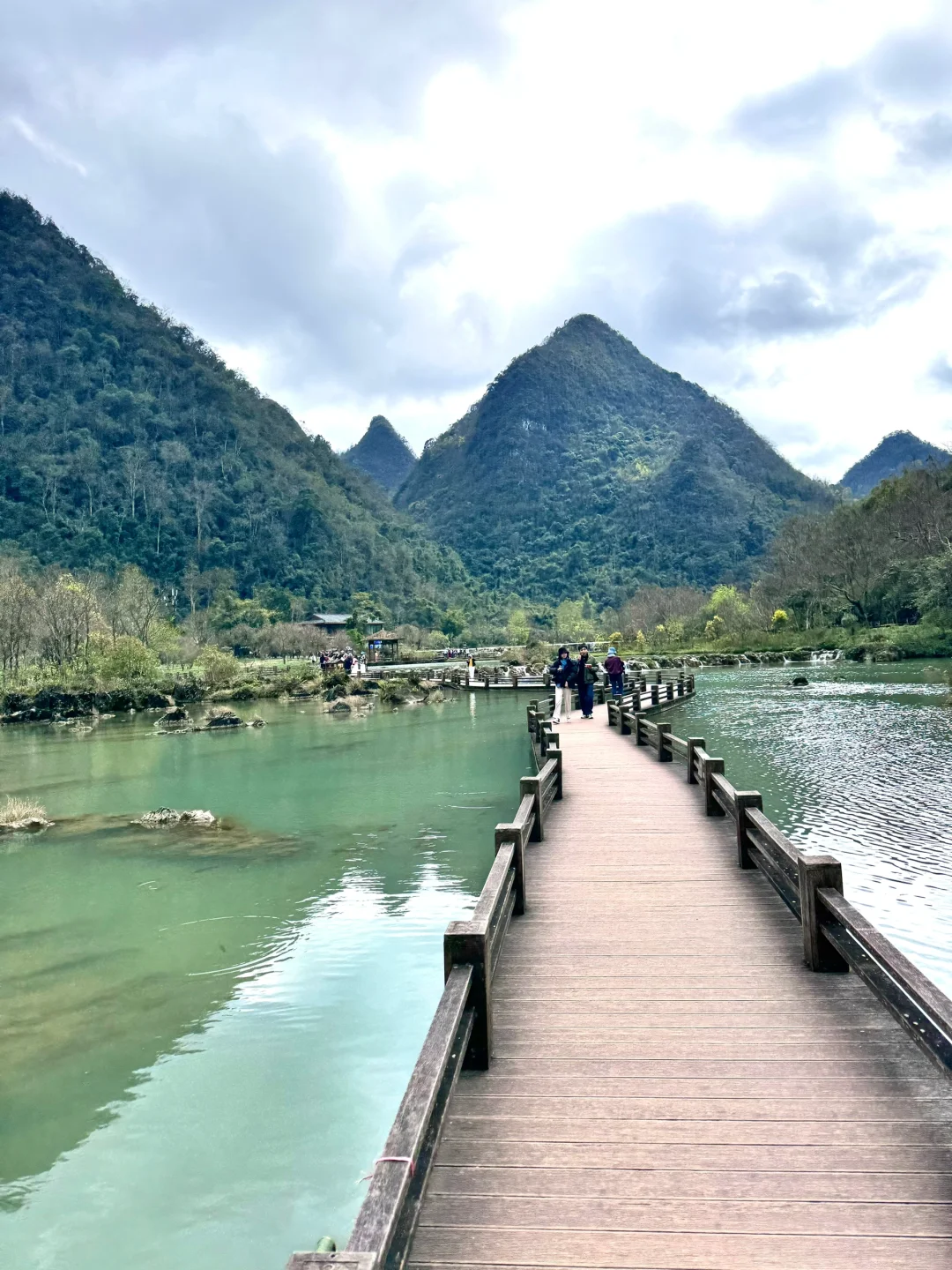 阴天的小七孔避雷