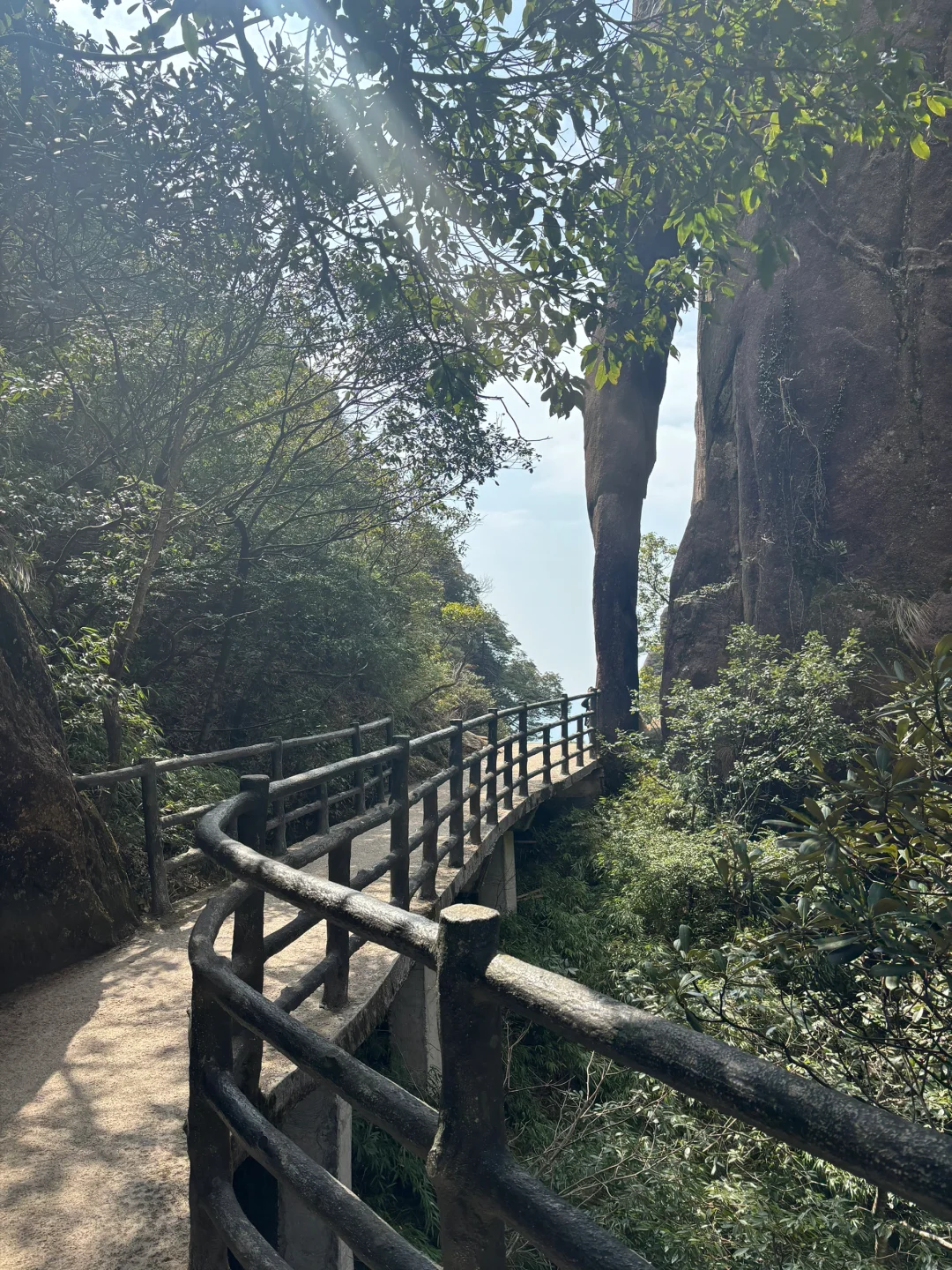 揽胜遍五岳 绝景在三清