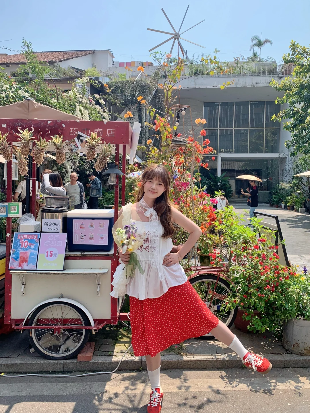 🐈.𓈒𓂂𓈒𓍼💐广州有小猫的花院太浪漫啦！