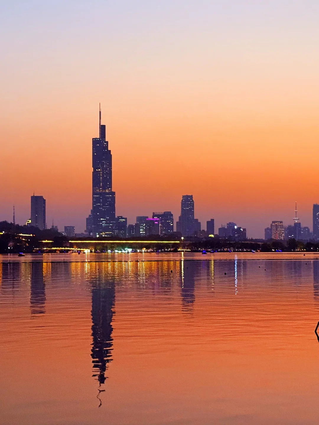 南京落日丨跟着 XHS 看玄武湖的落日晚霞