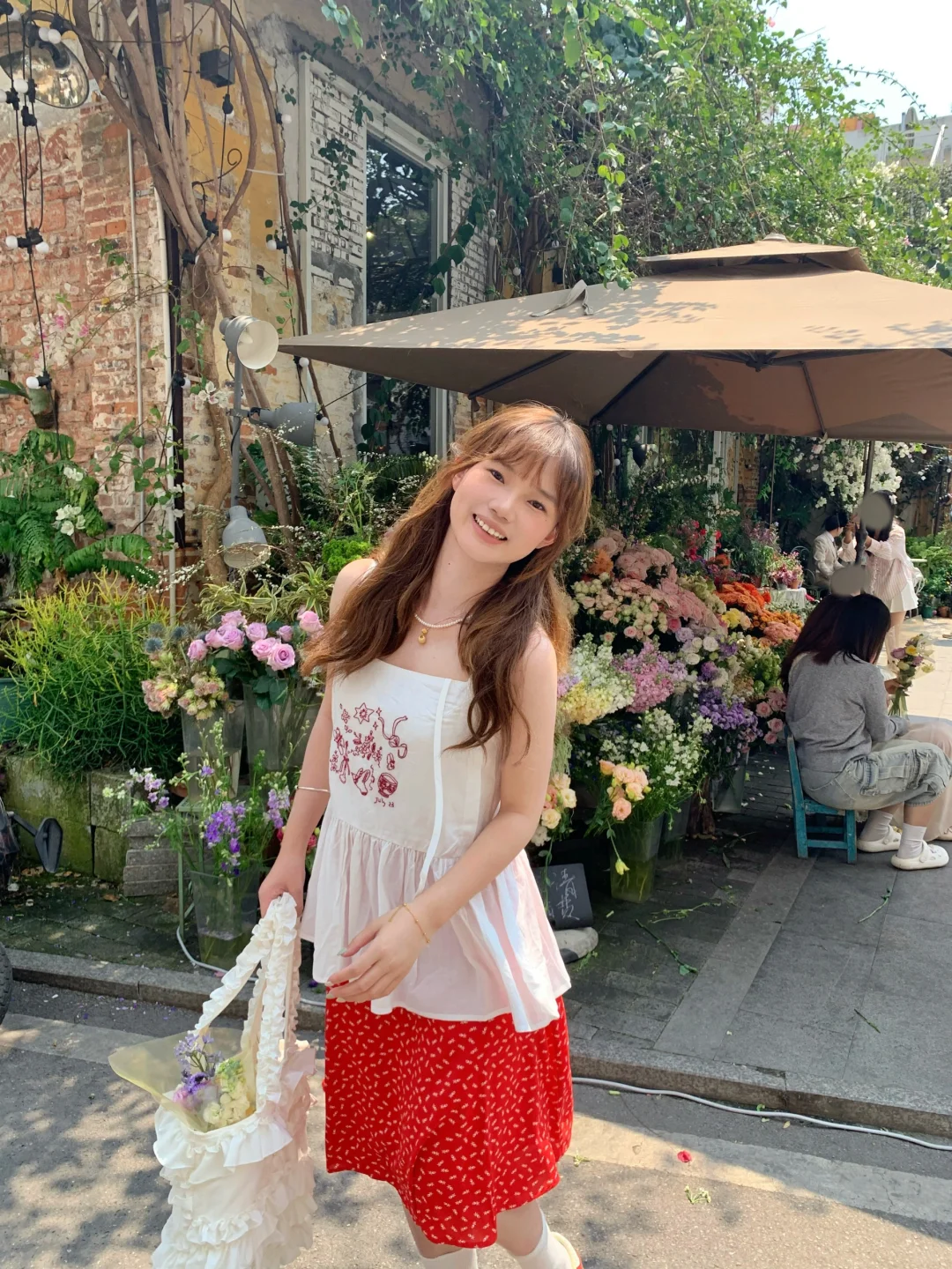 🐈.𓈒𓂂𓈒𓍼💐广州有小猫的花院太浪漫啦！