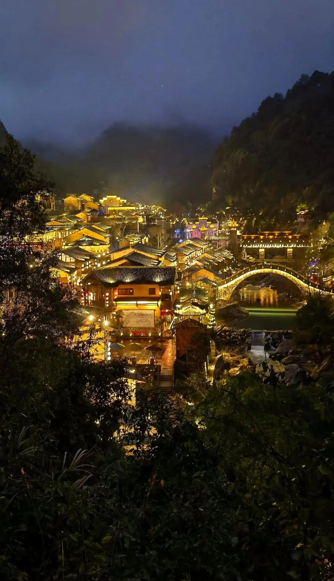 莫非这就是苏轼笔下的天上宫阙！