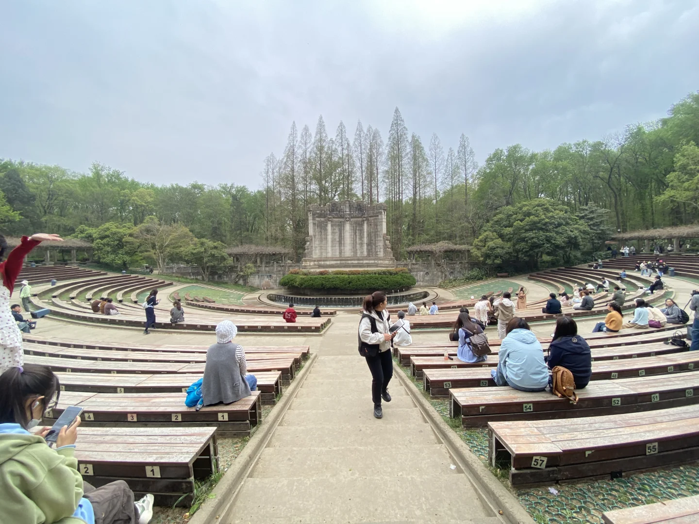 3.27阴天,有风的音乐台早上