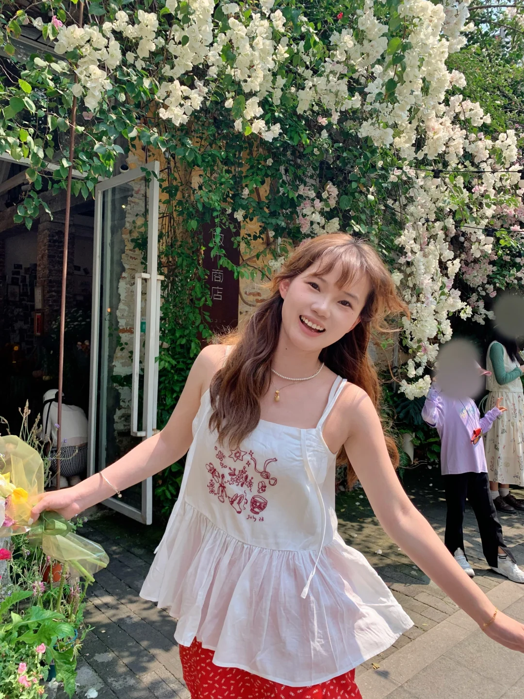 🐈.𓈒𓂂𓈒𓍼💐广州有小猫的花院太浪漫啦！