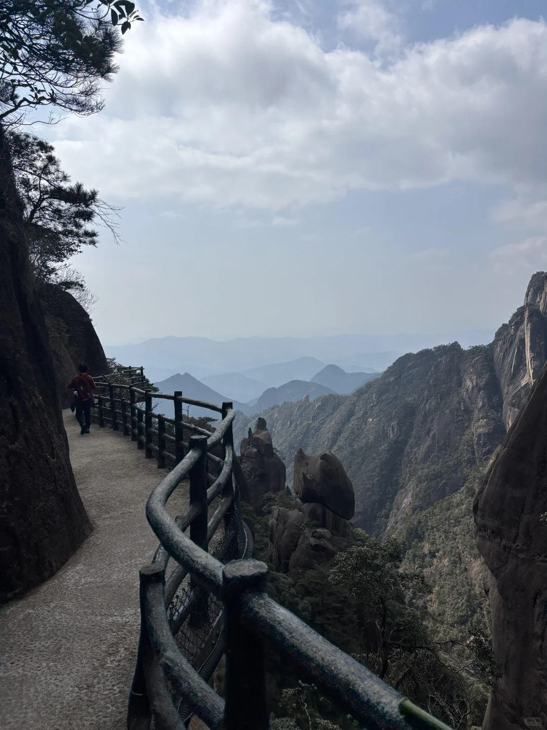 揽胜遍五岳 绝景在三清