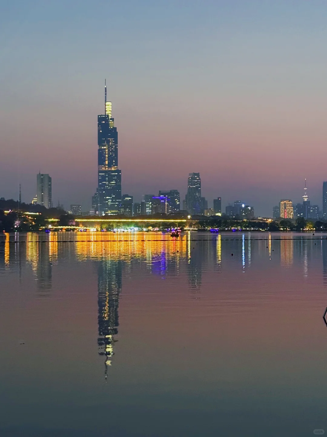 南京落日丨跟着 XHS 看玄武湖的落日晚霞