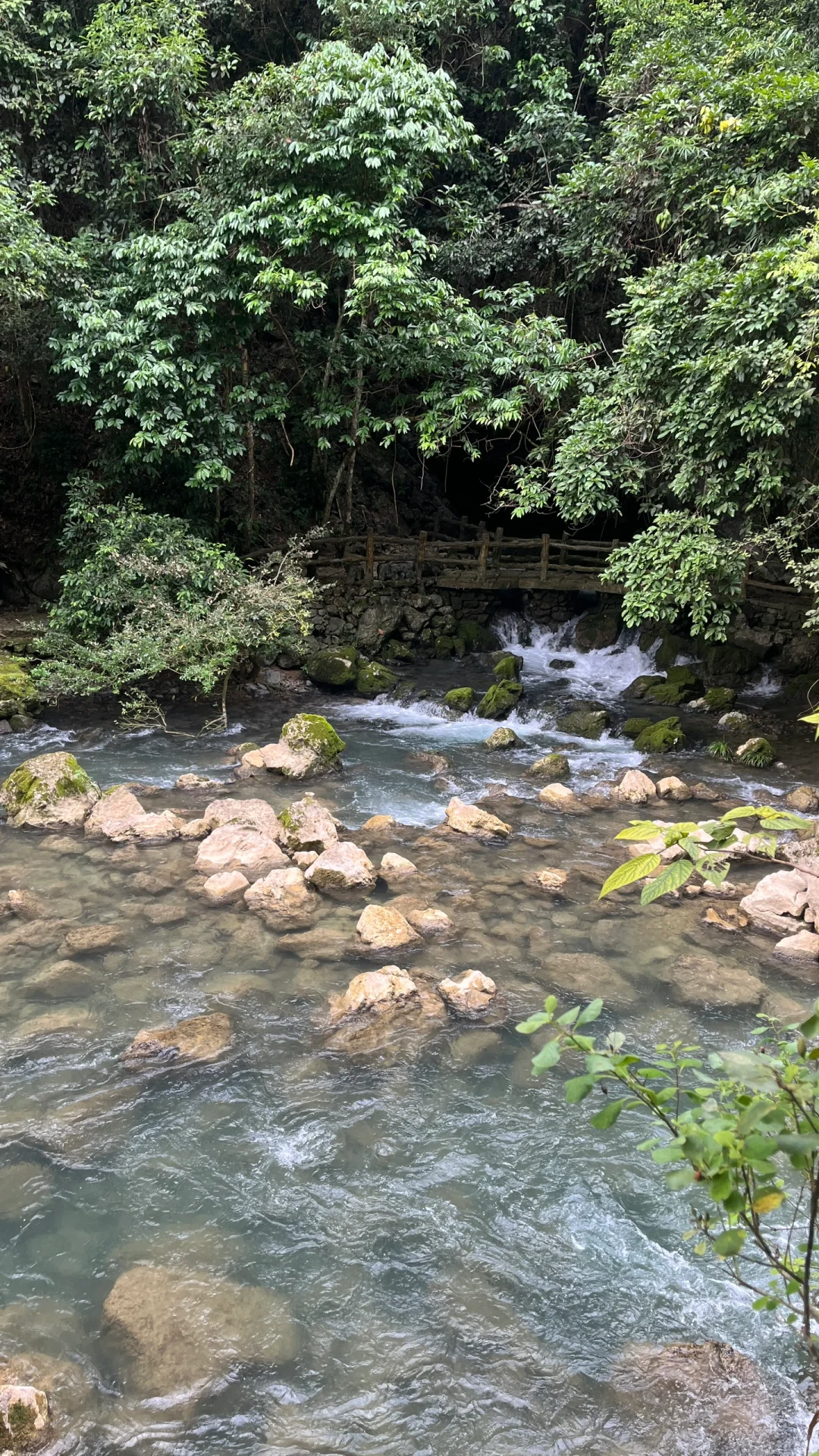大暴雨后的小七孔 阴天实拍无滤镜 实况的美