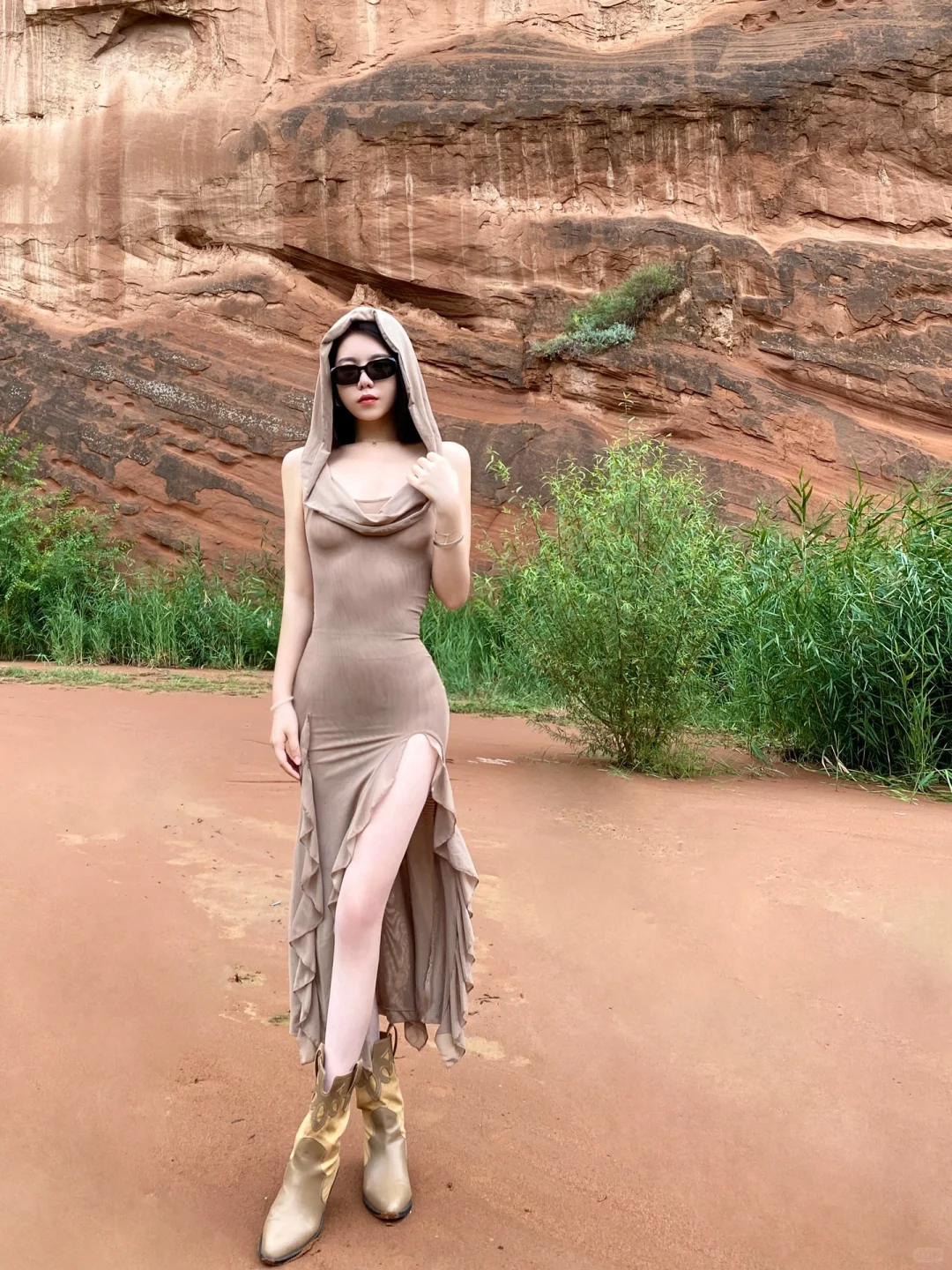 逃离到“火星表面”当一天沙丘女战士