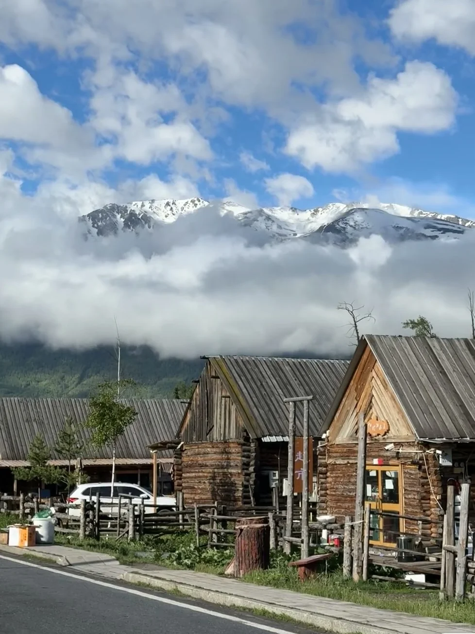 💬“新疆的辽阔，是连风都自由的地方。”