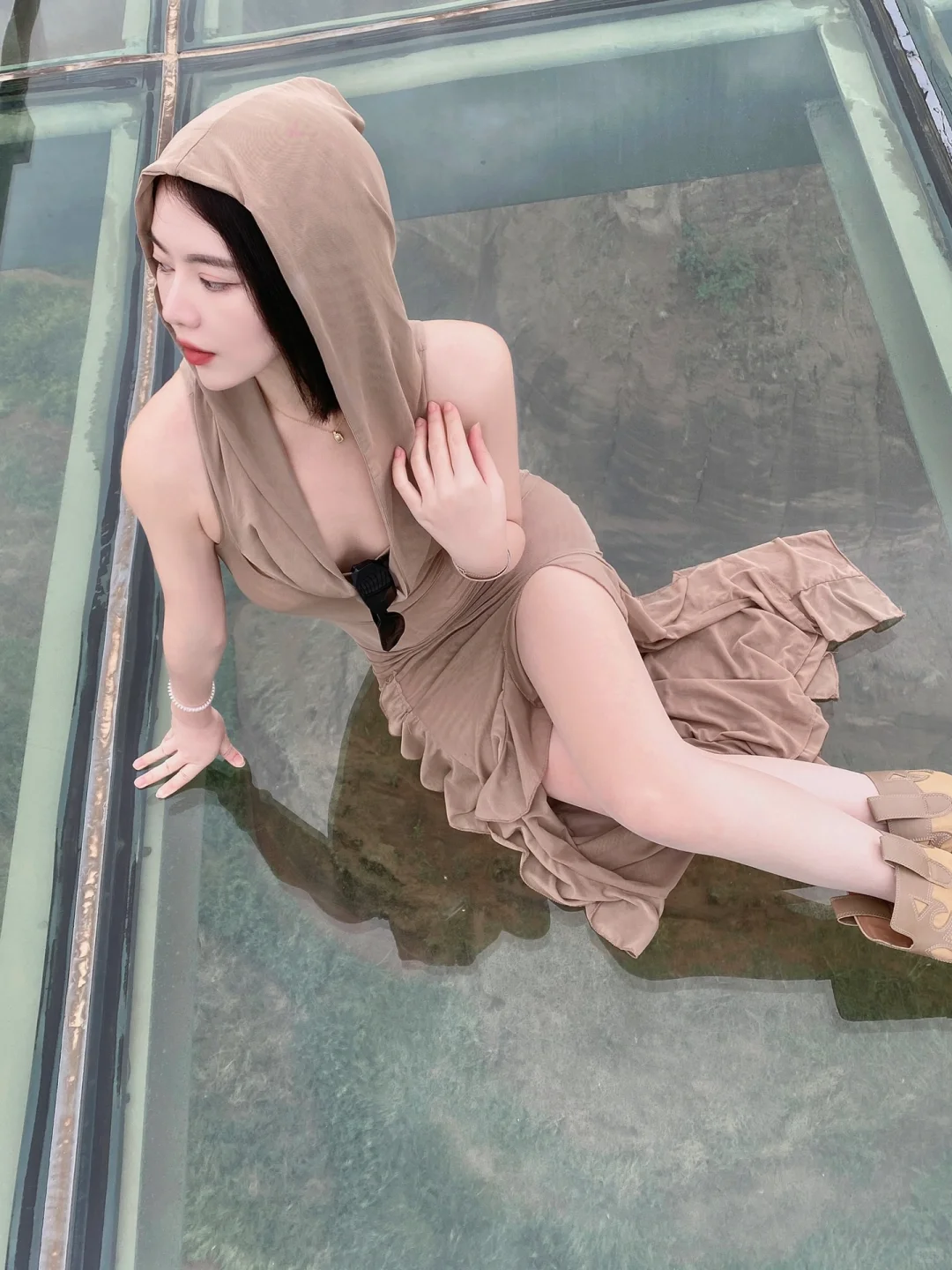 逃离到“火星表面”当一天沙丘女战士