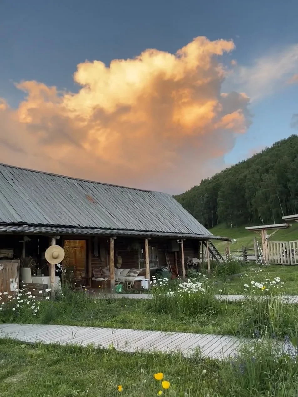 💬“新疆的辽阔，是连风都自由的地方。”