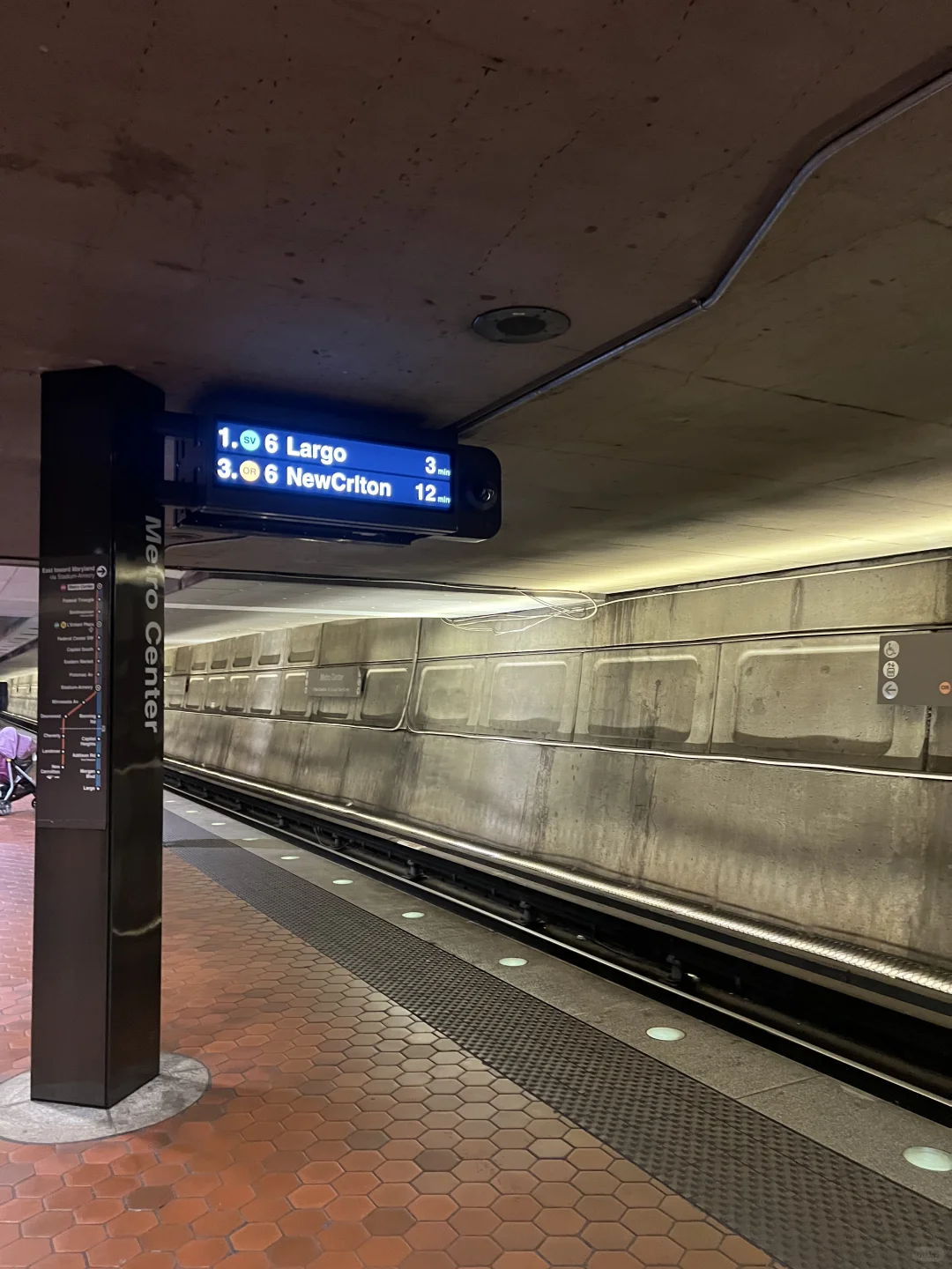 在华盛顿,坐地铁像逛美术馆,简直是一种享受