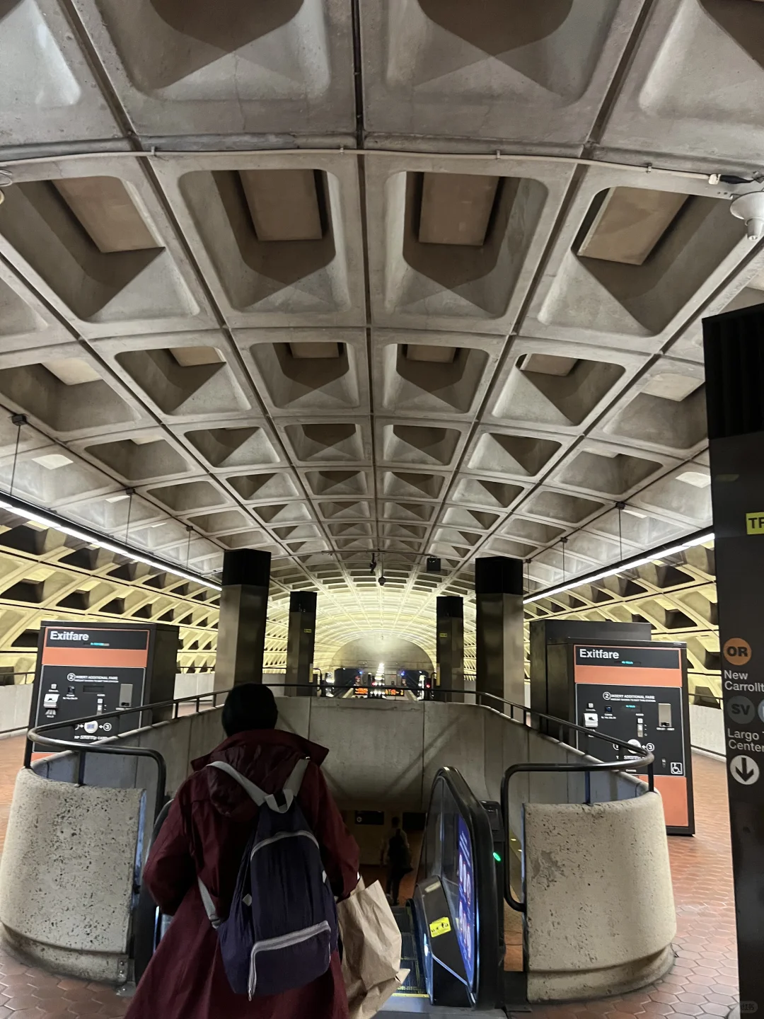 在华盛顿,坐地铁像逛美术馆,简直是一种享受