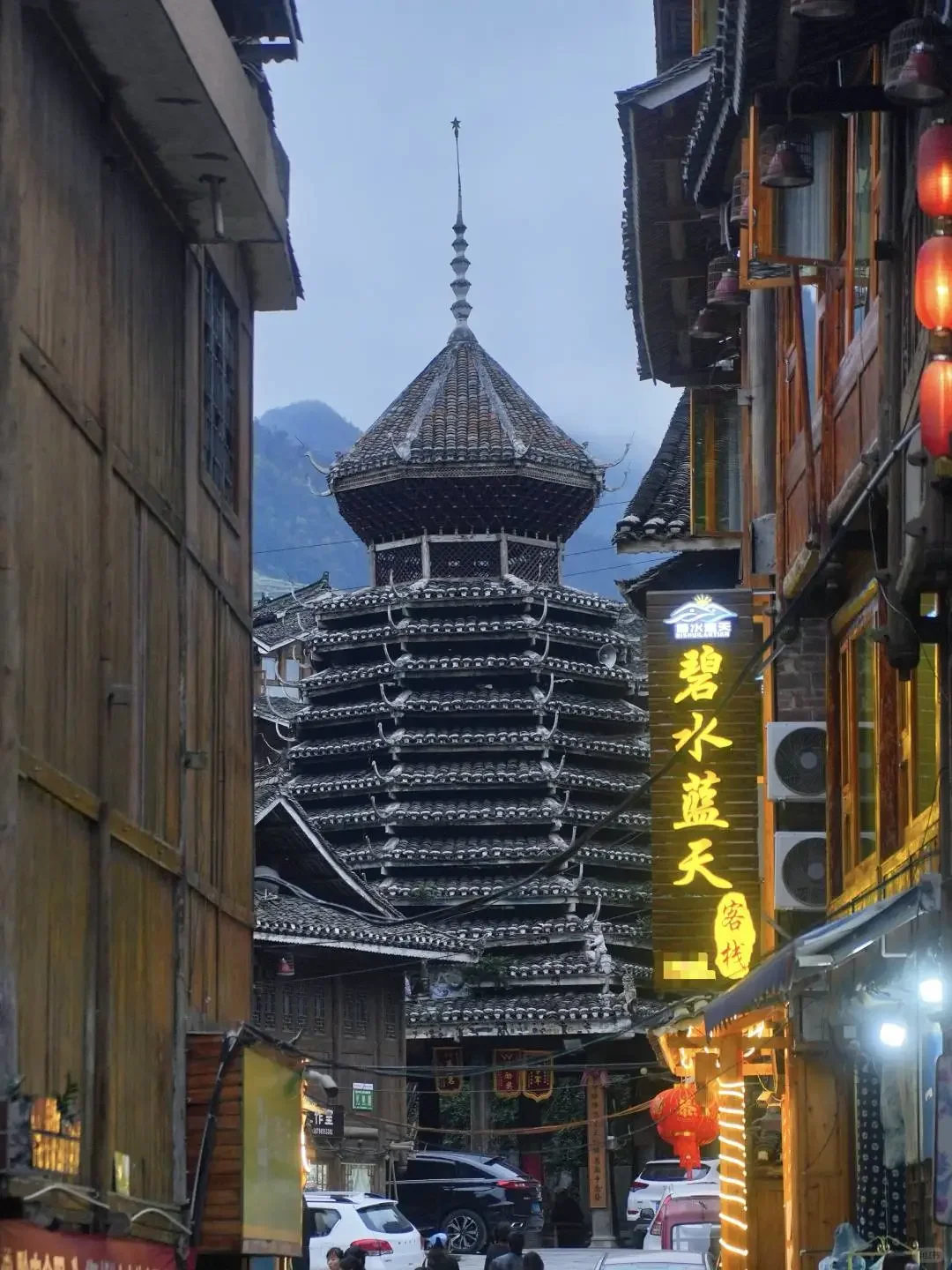 比起千户苗寨，我更爱国家地理推荐的古寨！