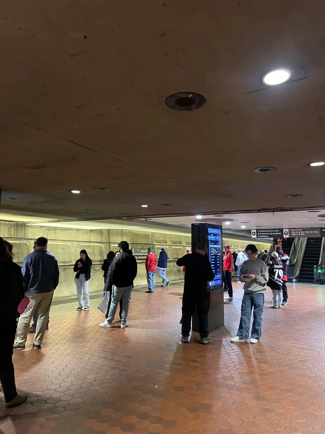 在华盛顿,坐地铁像逛美术馆,简直是一种享受