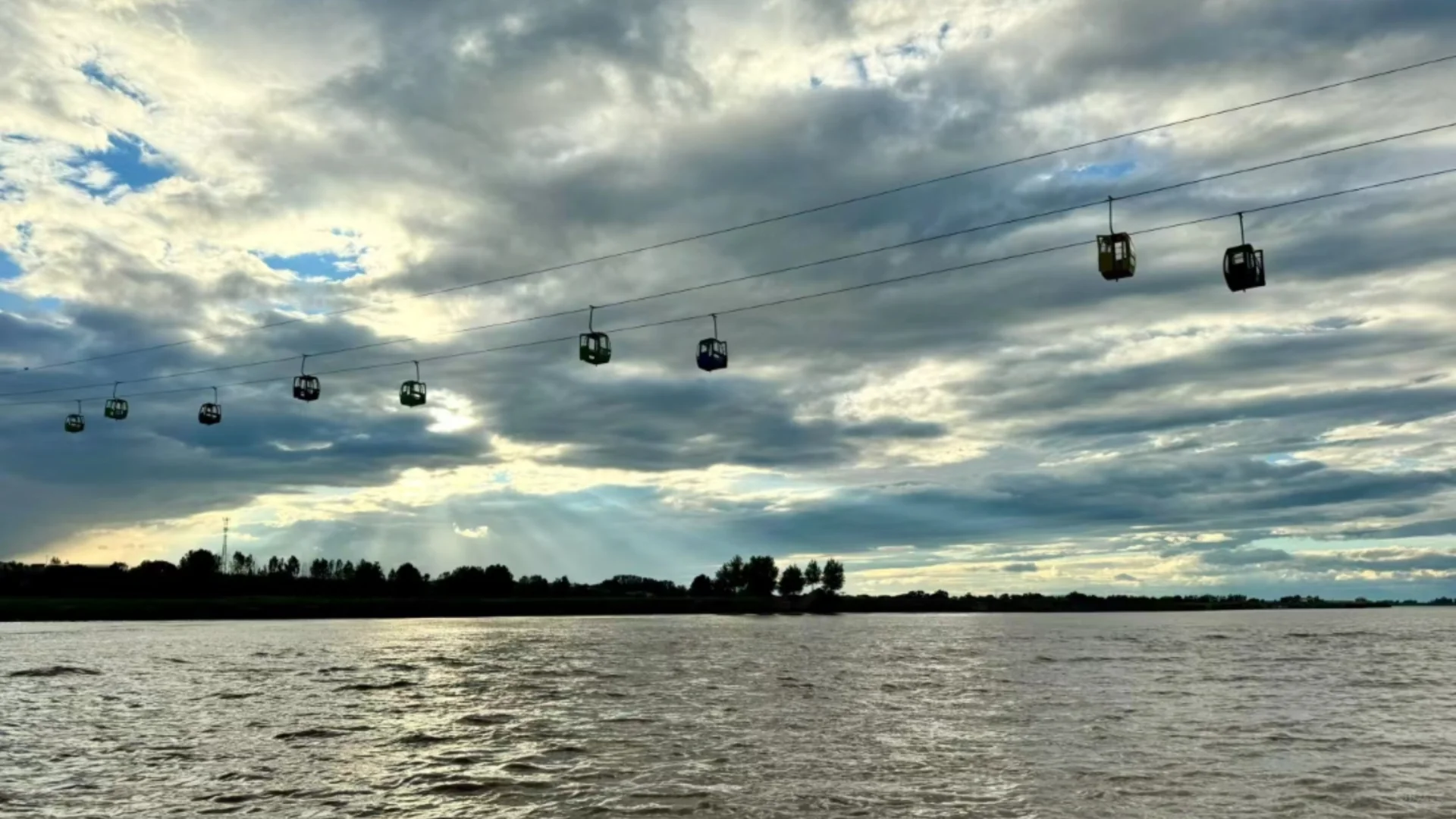 神泉——沙漠与绿洲的奇幻之旅🌵🐫