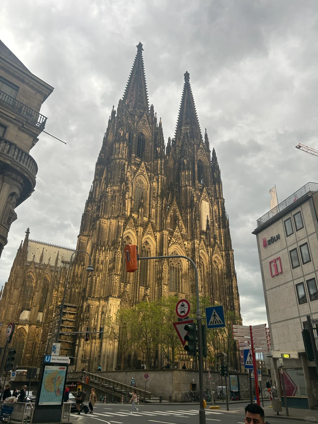 中世纪极致对称美学｜科隆大教堂