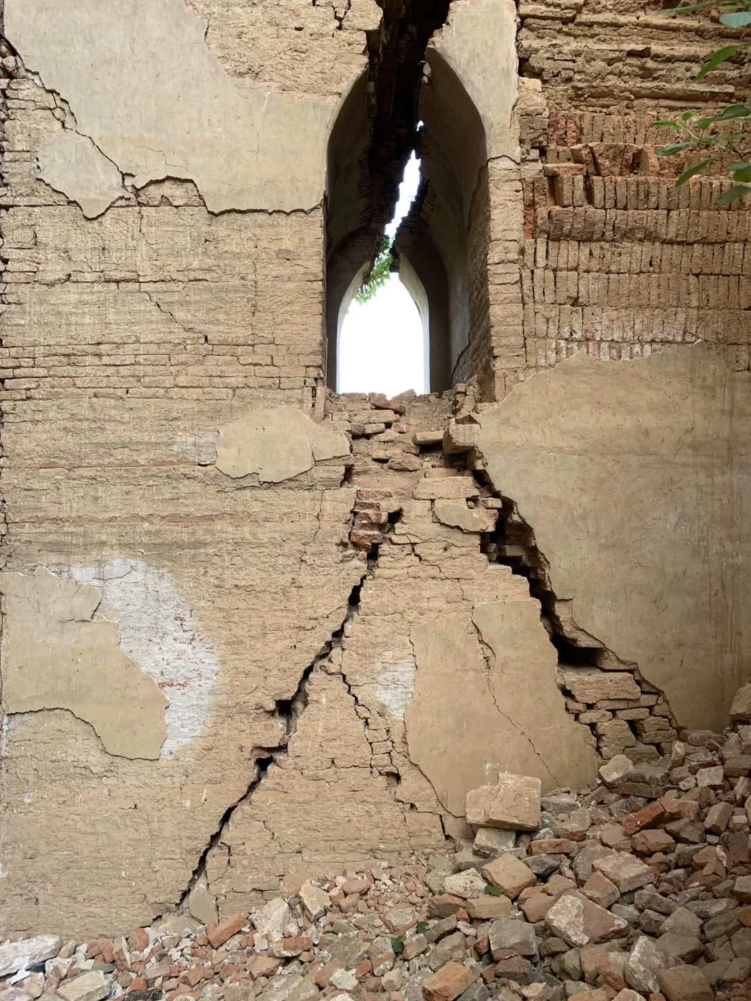 旅行真的要趁早，缅甸🇲🇲曼德勒地震古城毁