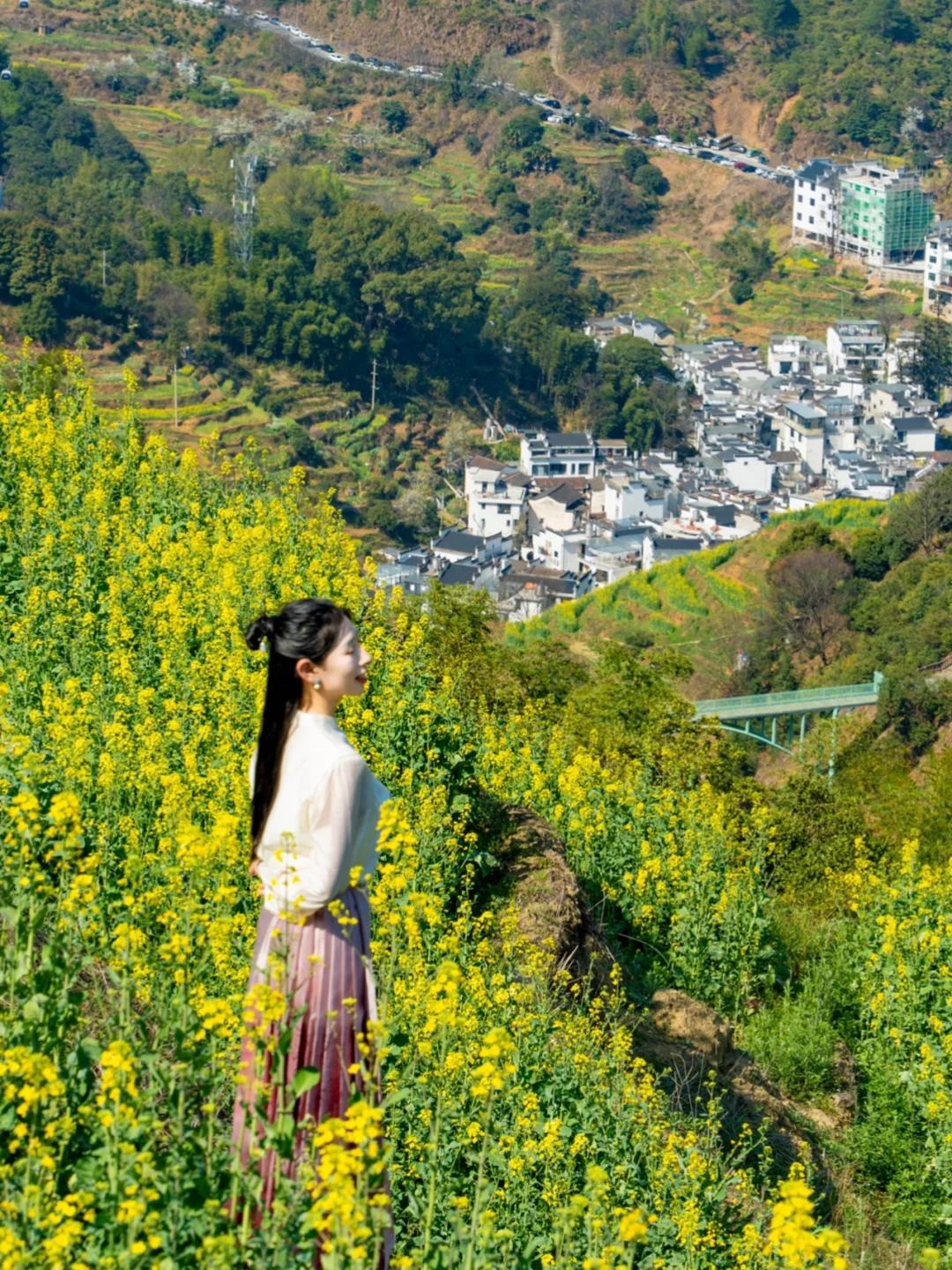 接下来的婺源篁岭🌼是漫山遍野的油菜花海‼️