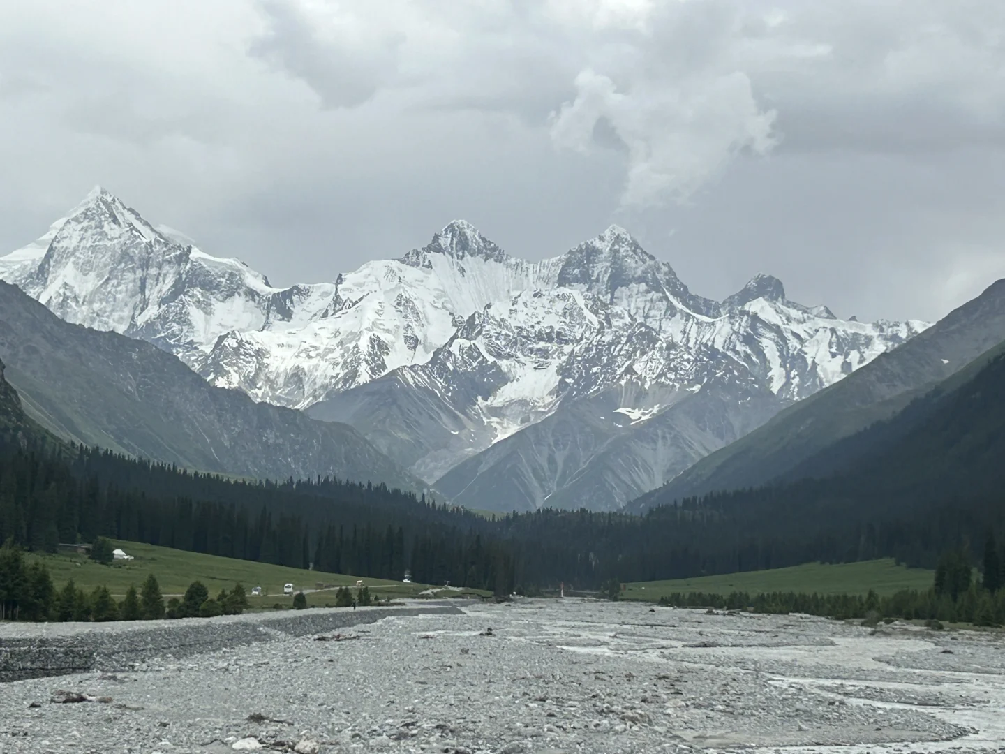 新疆包车，真诚靠谱
