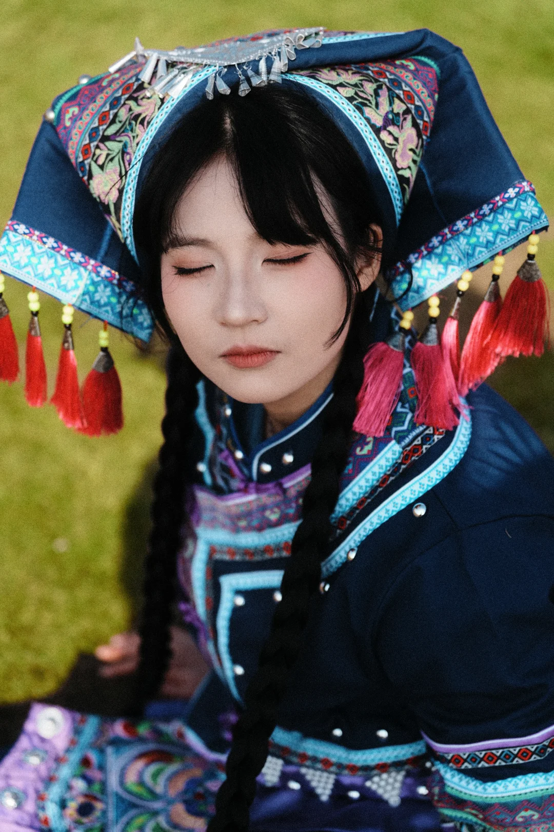 彩锦绣出多情的美 多情的心儿随她飞耶