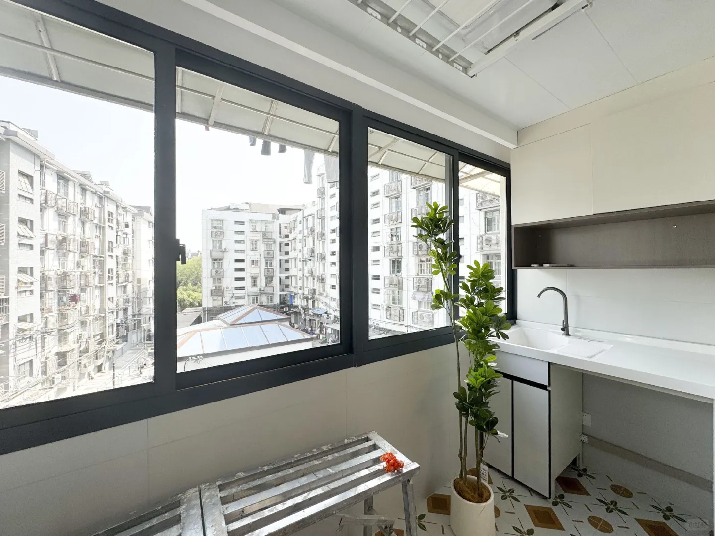 夫子庙钓鱼巷71.25平，黄金3楼出售