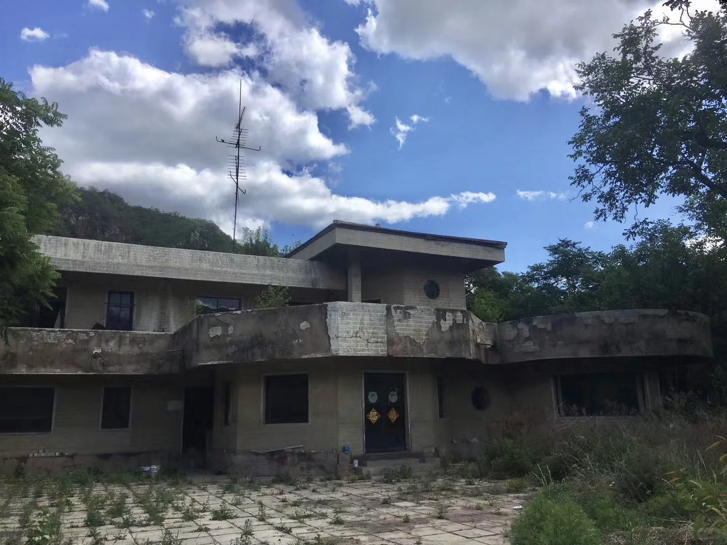 神堂峪景区附近商用房屋土地转让