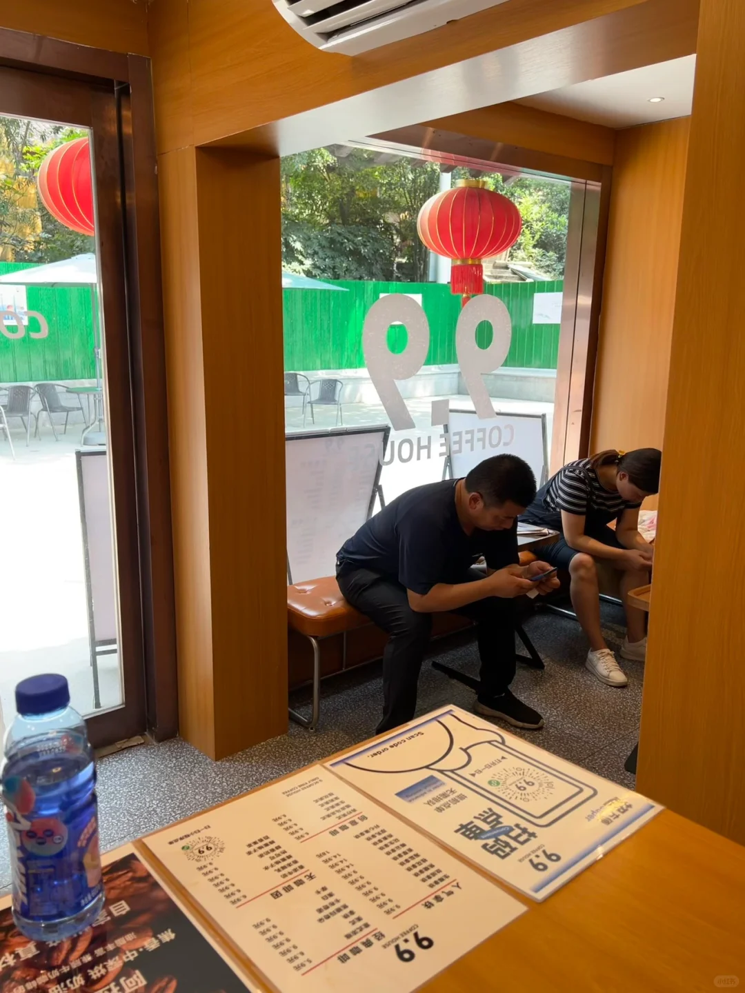 今天我的景区9.9咖啡店卖了100杯！