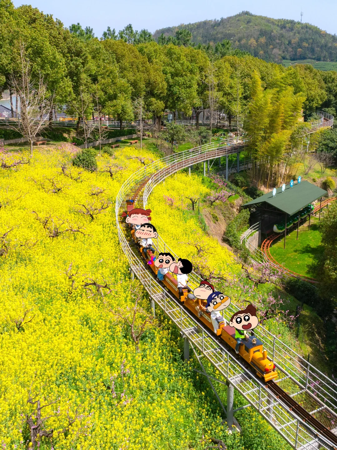 在湖州，坐上开往春天的漫画小火车