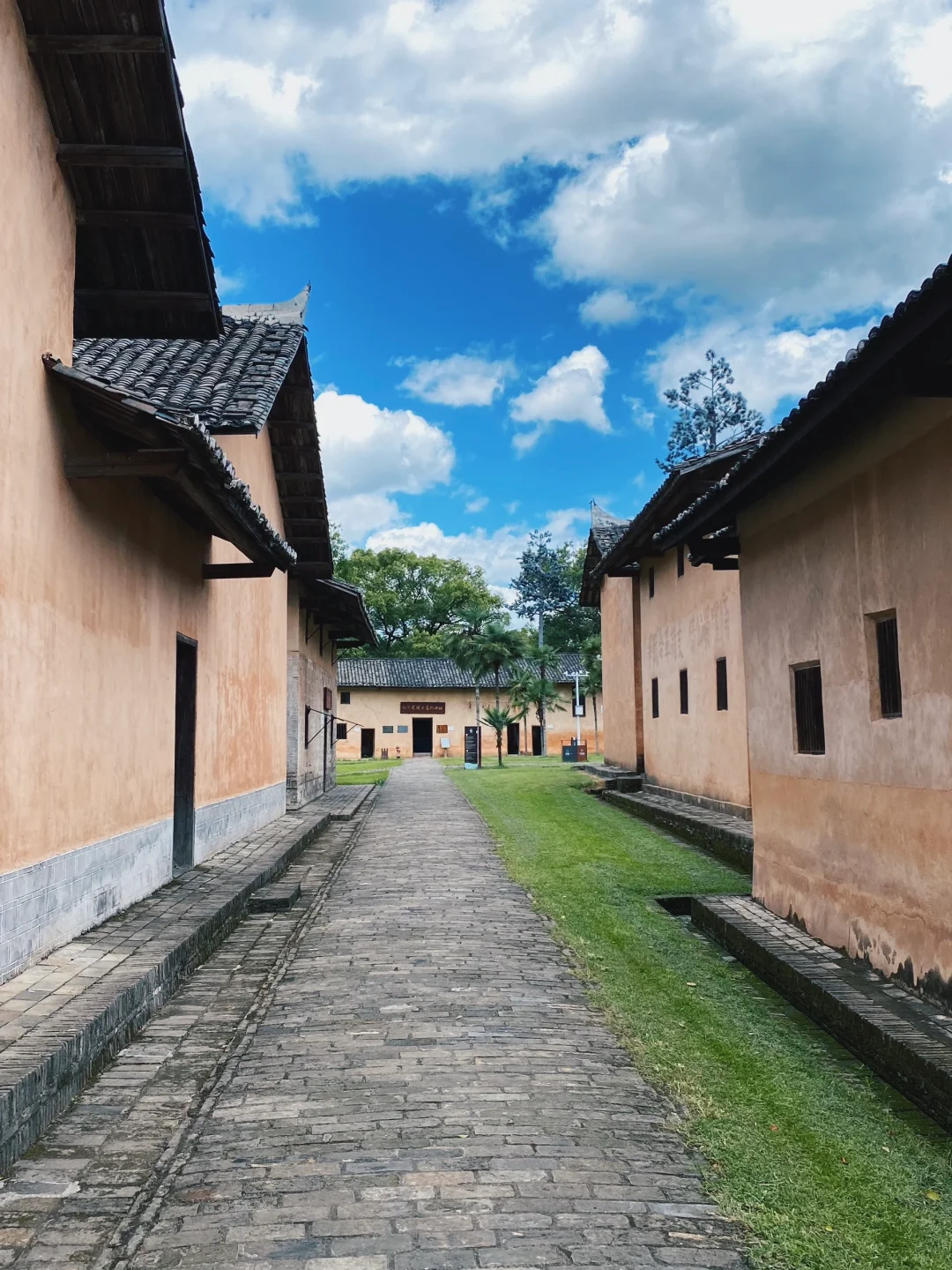 这里是共和国的摇篮，红色故都瑞金