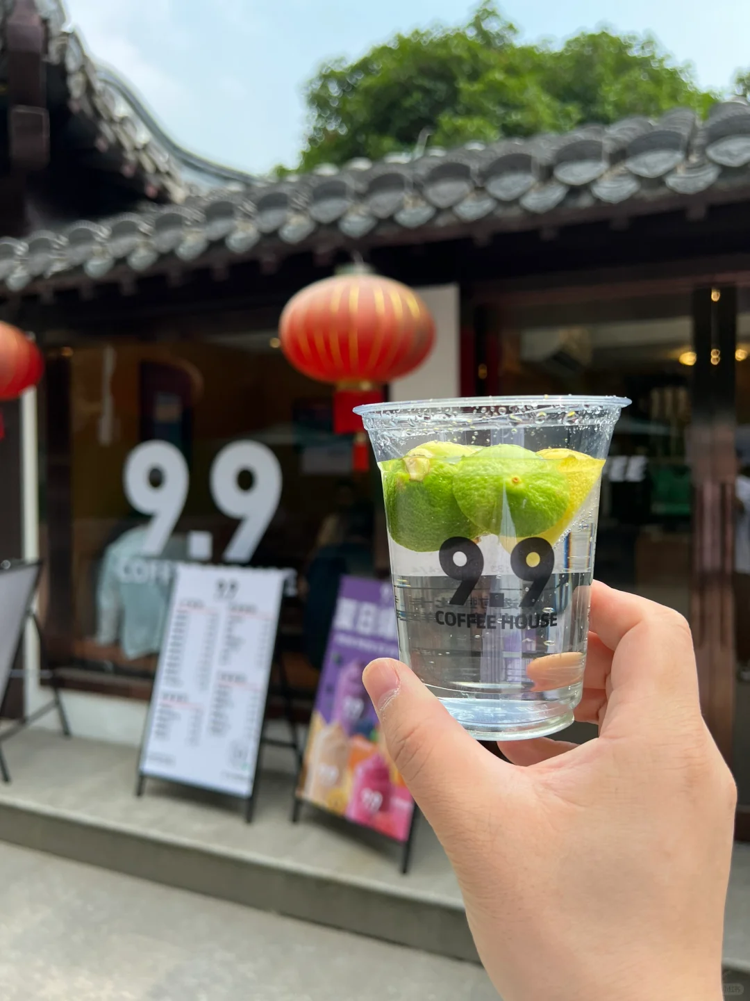 今天我的景区9.9咖啡店卖了100杯！