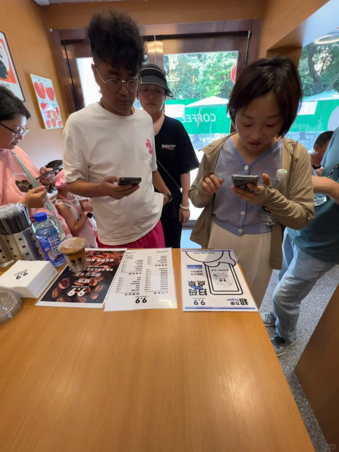 今天我的景区9.9咖啡店卖了100杯！