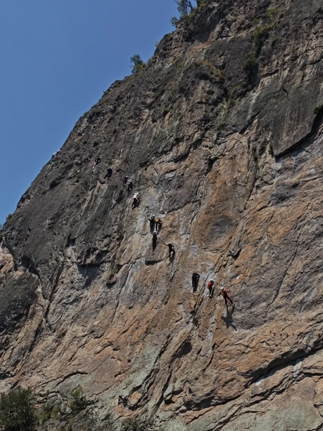 清明攀雁荡山飞拉达，飞祭徐霞客