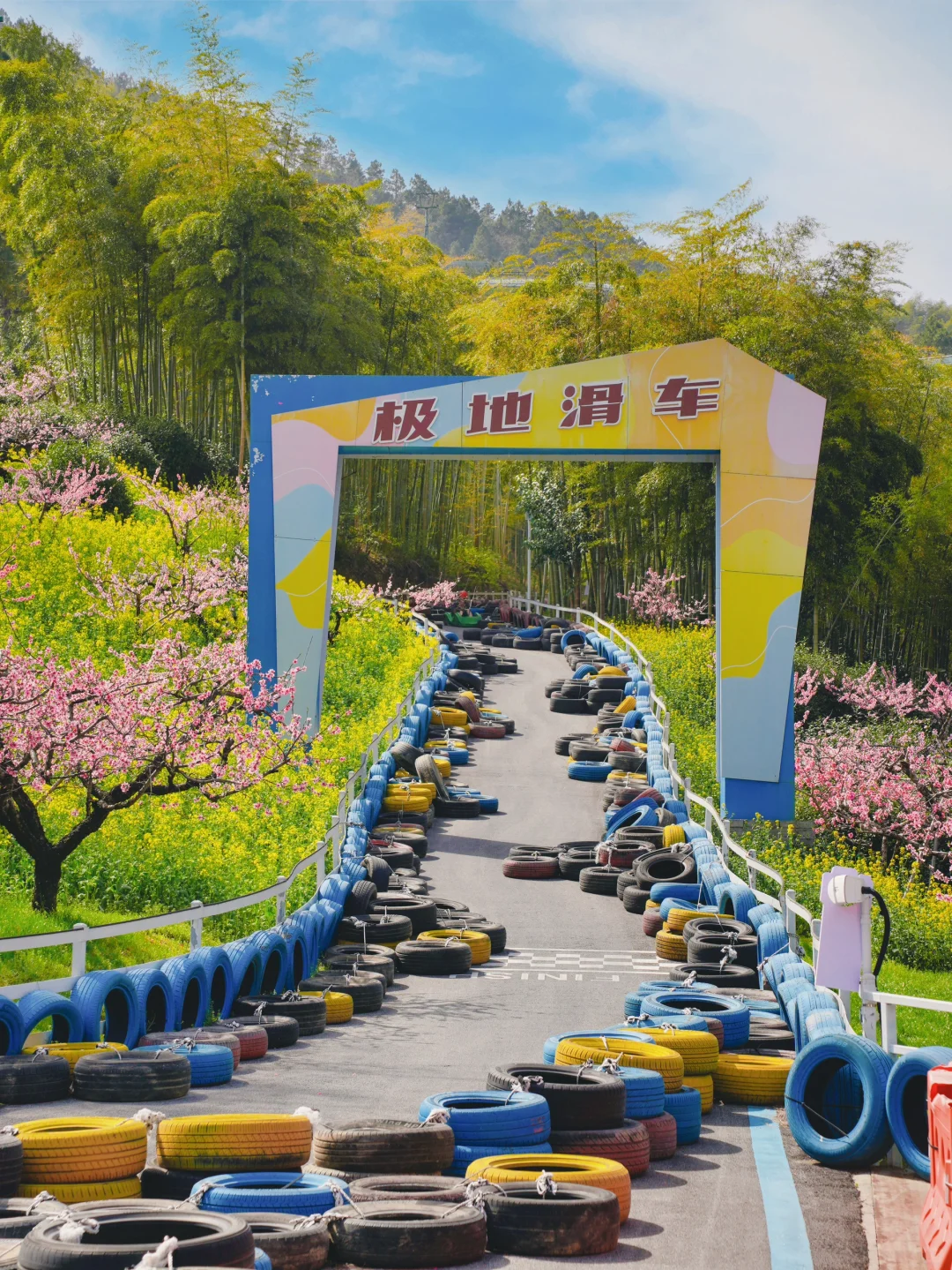 杭州出发1小时，坐上开往春天的花海小火车