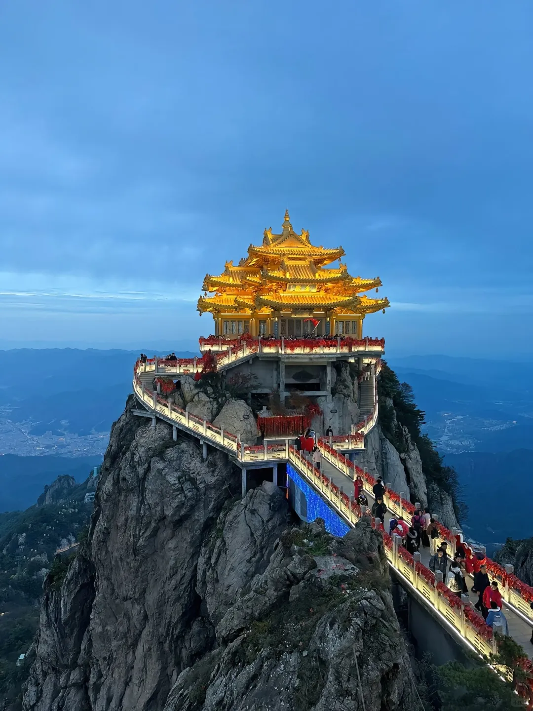 远赴人间惊鸿宴老君山三月踏春全攻略