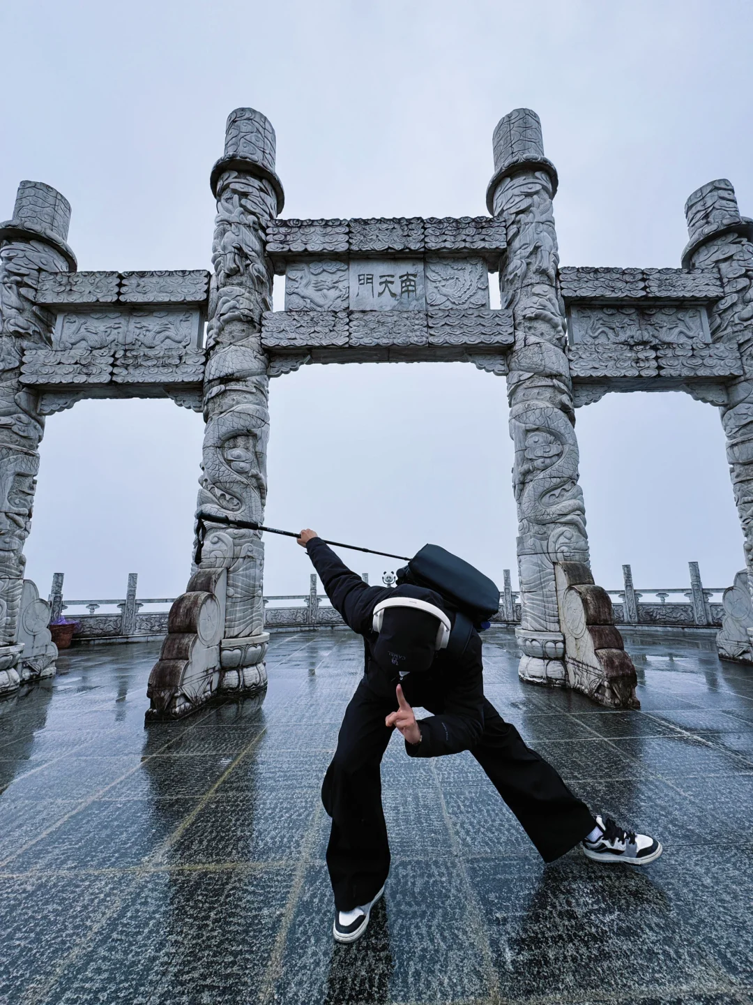 江西出现了新型爬山方式！悬崖动车他来了……
