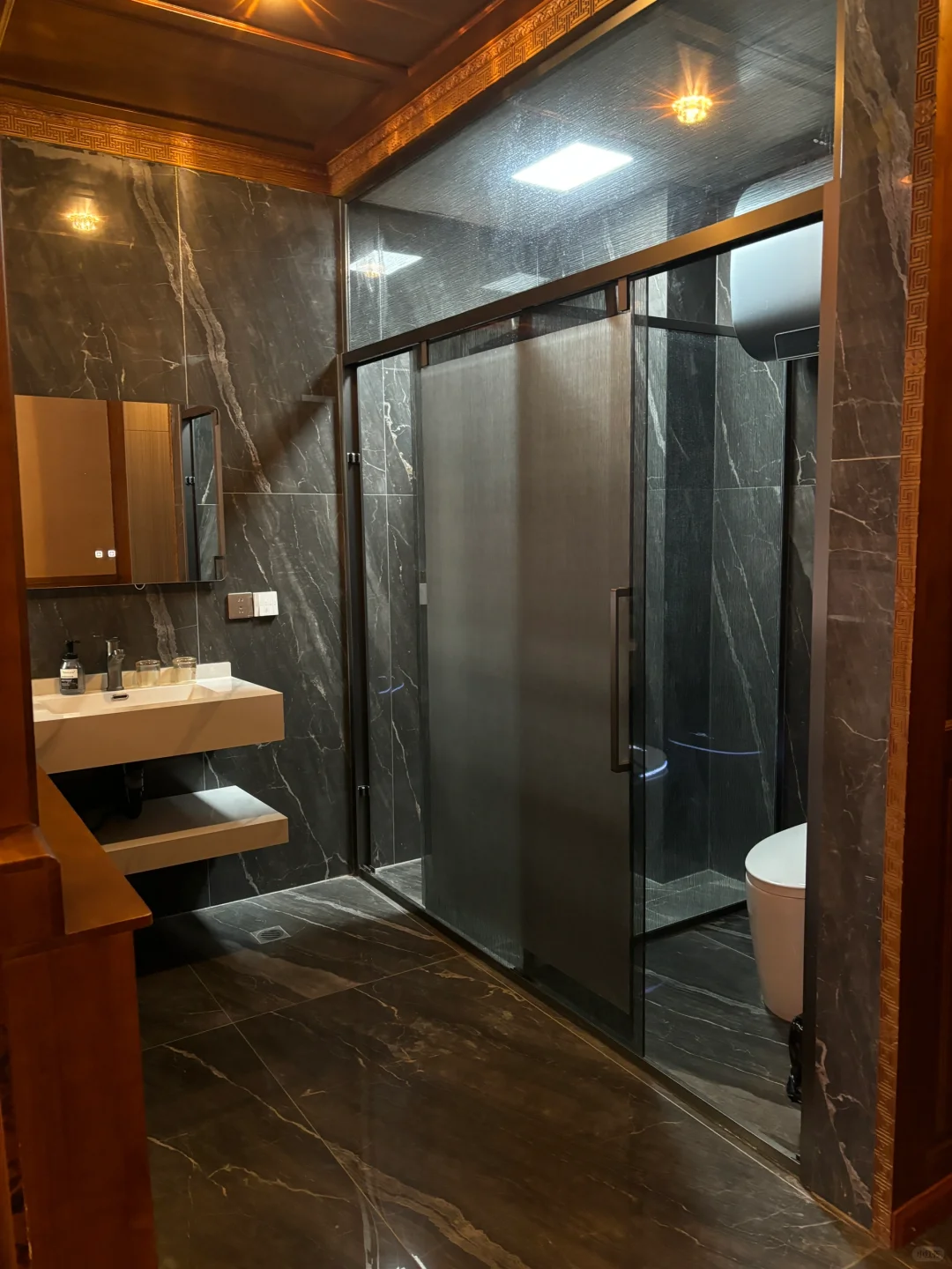 刚从九寨沟回来，能劝一个是一个