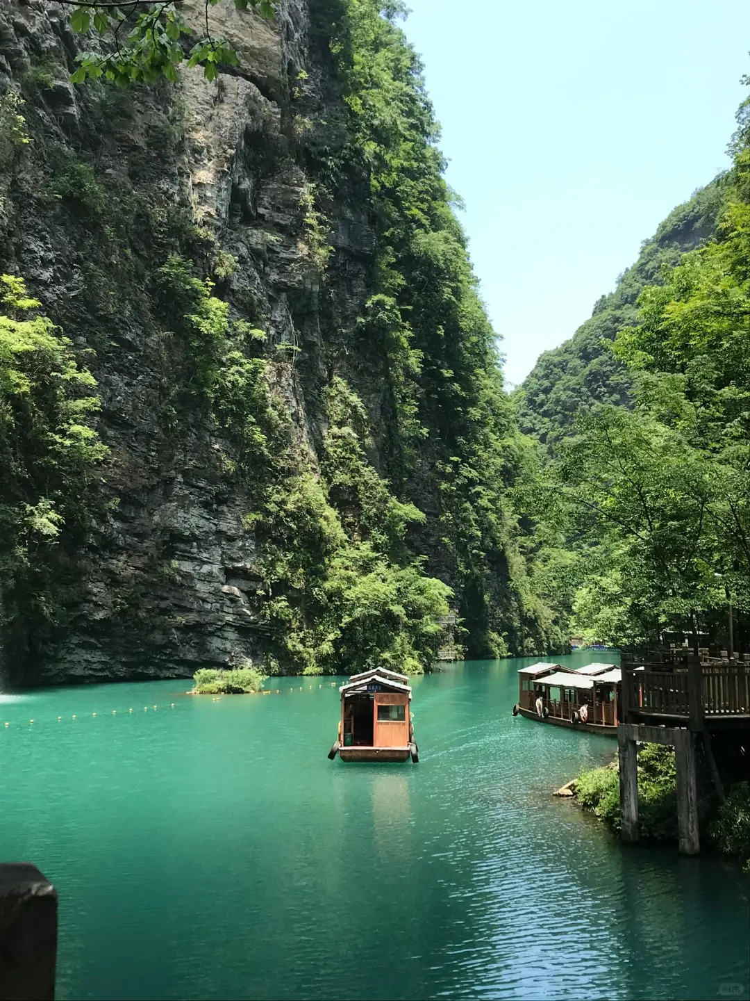 都感叹张家界山峰险峻，谁又知工人的勇气