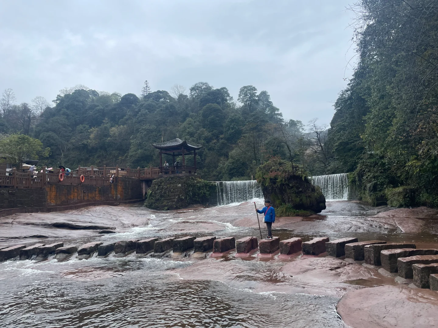 清明爬山三日游