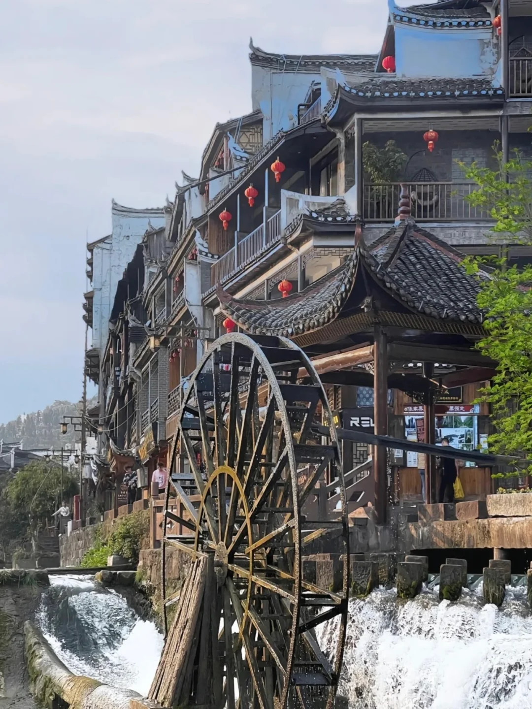 第一次带爸妈去湖南，去看凤凰古城