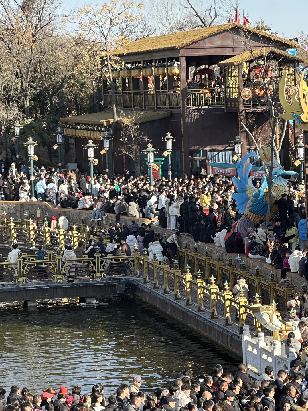 万岁山大宋武侠城人流量过多