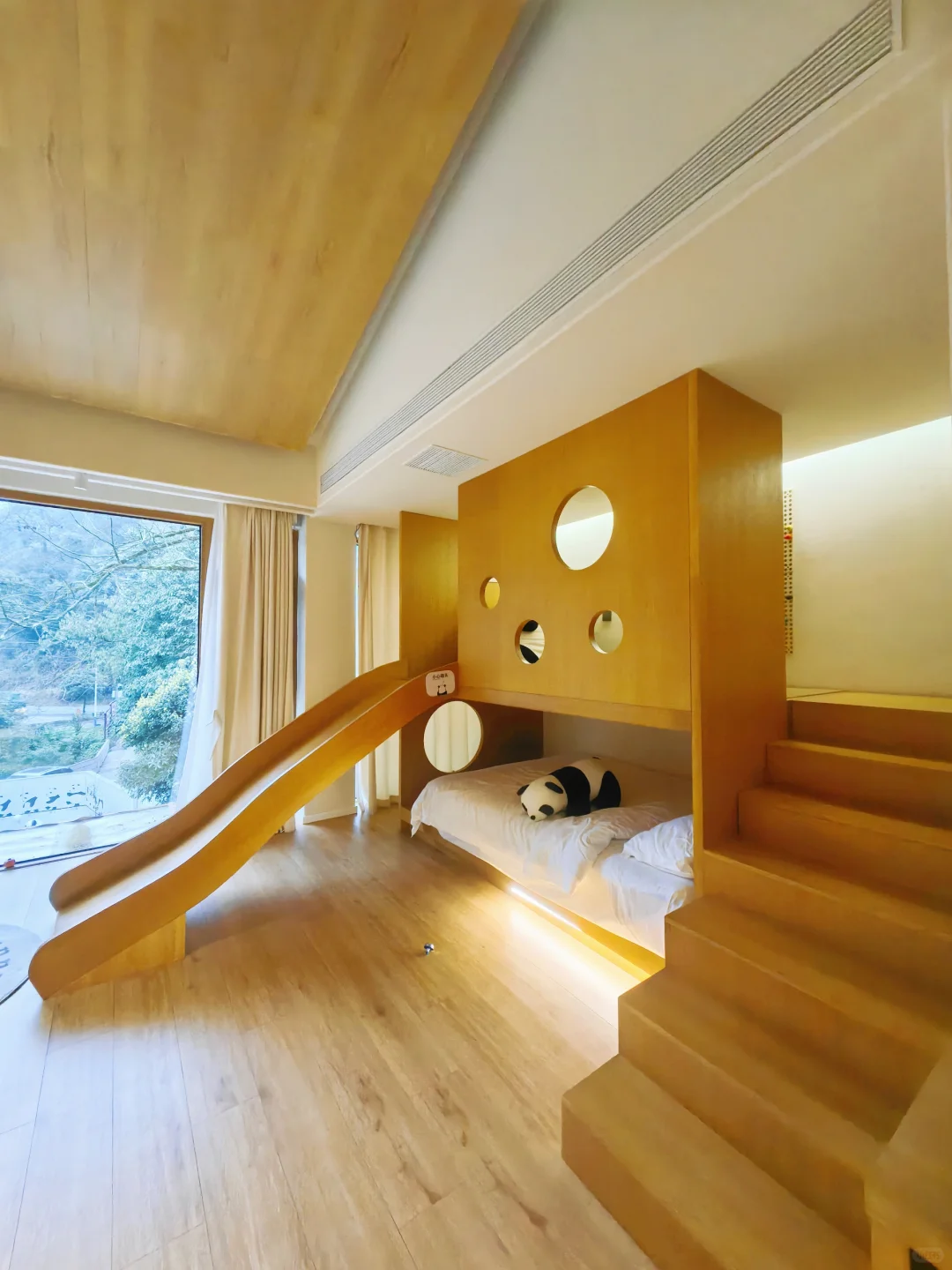 在碧峰峡，住到一家舍不得退的🐼亲子民宿