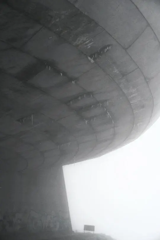 哇塞！探秘保加利亚的冰峰纪念碑